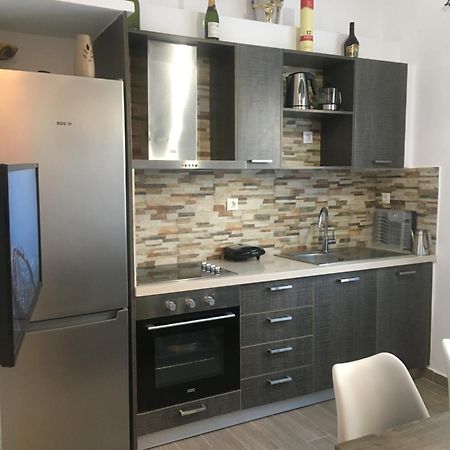 Modern & Comfortable House In The City Center Эрмуполис Экстерьер фото